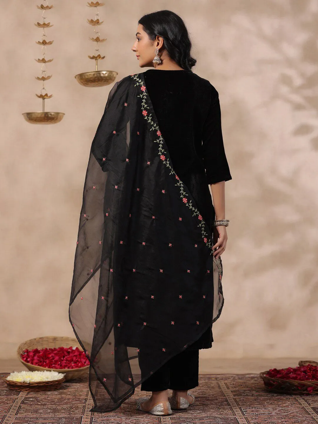 Black Velvet Floral Zari Embroidered Kurta Set with Sheer Voile Butta Dupatta