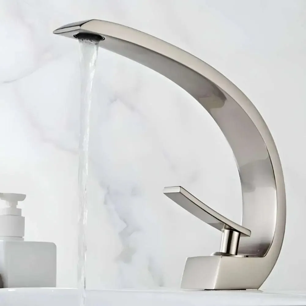 Gold Basin Faucet - Elegant Design