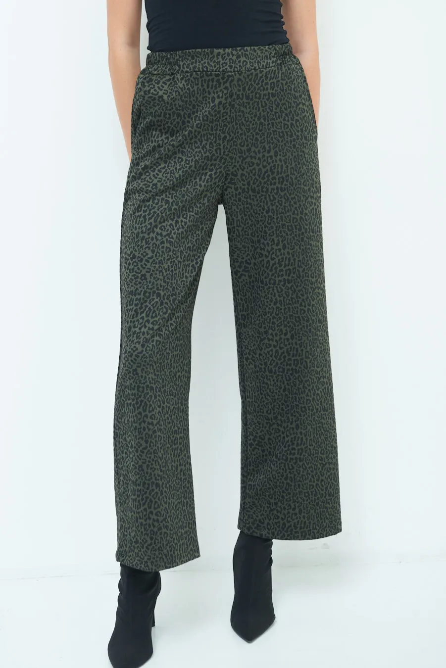 Stylish high-waisted printed trousers wholesale