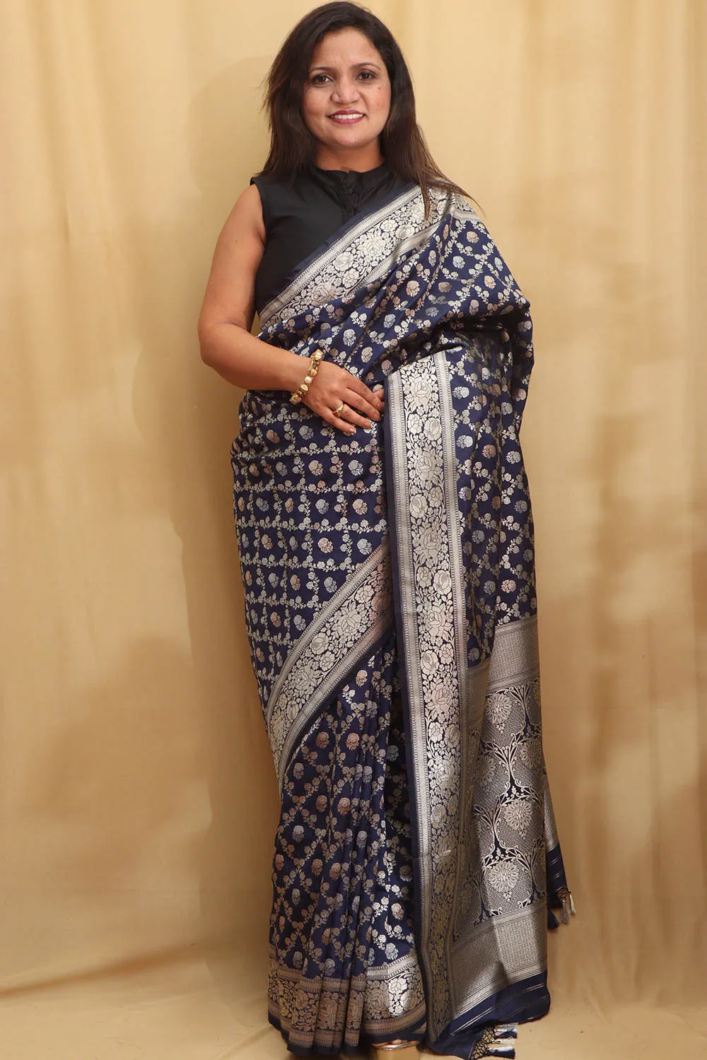 Timeless Beauty: Elegant Blue Banarasi Silk Saree
