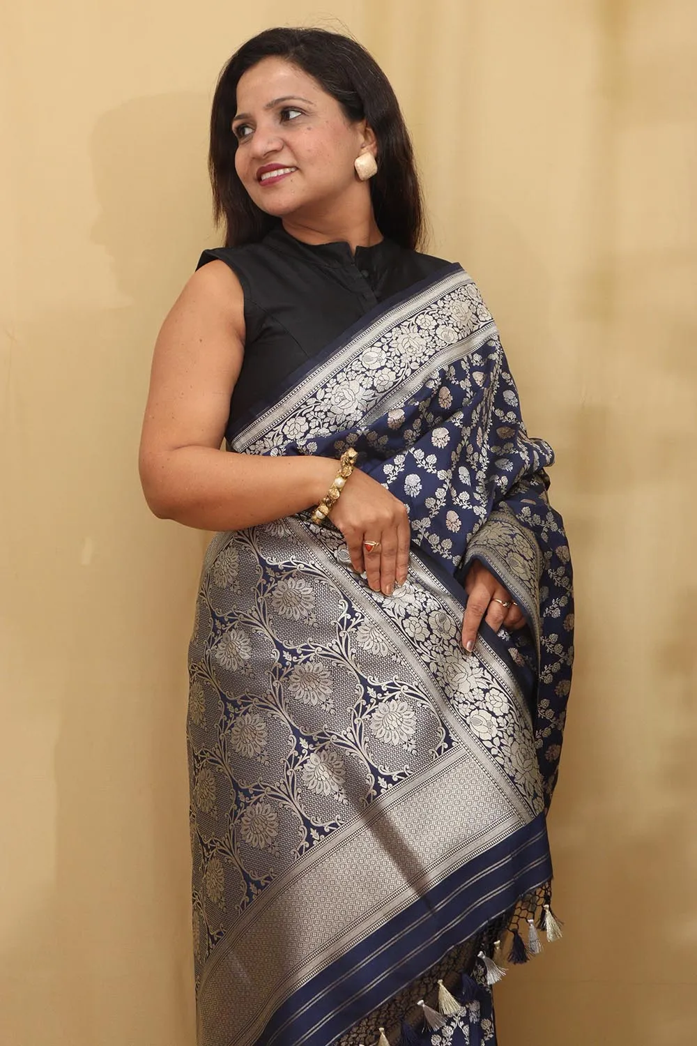Timeless Beauty: Elegant Blue Banarasi Silk Saree